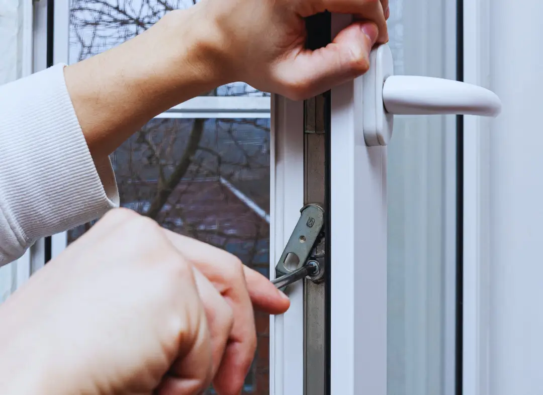 Réparation serrure de fenêtre La Ferrière